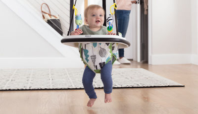 Graco Baby-Pullover Bumper Jumper Up & Away Aus Stoff Für 12+ Monate