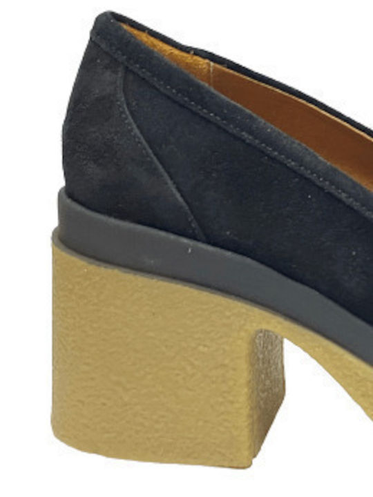 Women's Moccasins in Black Color