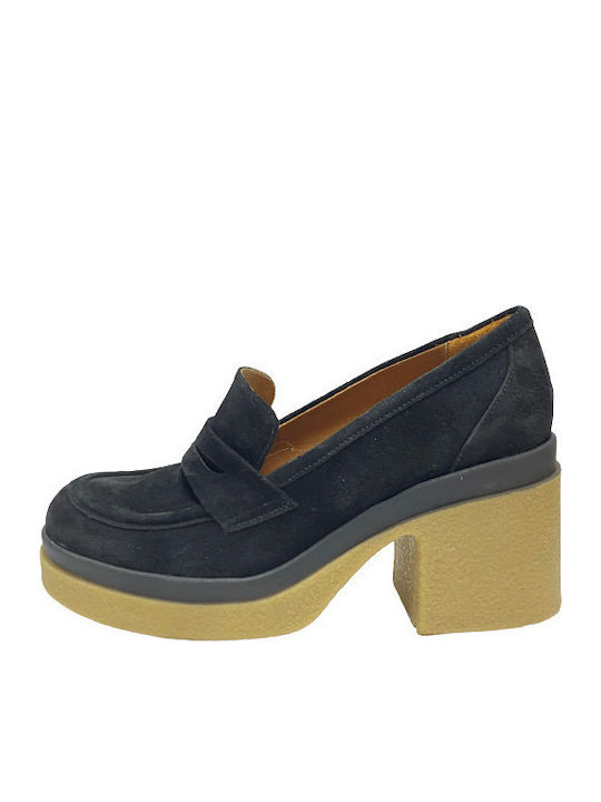 Women's Moccasins in Black Color