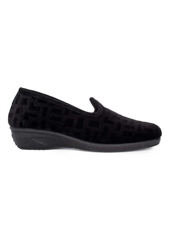 Adam's Shoes Closed Women's Slippers in Black color