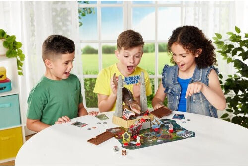 Настолна игра Jurassic World T-Rex Panic за 2-4 играчи 6+ години Epoch Toys
