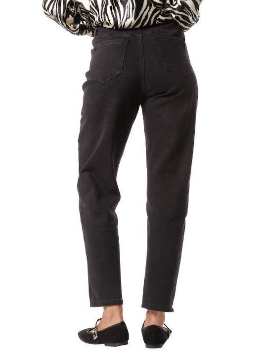 Schwarze gerade Jeans mit dekorativen Steinen