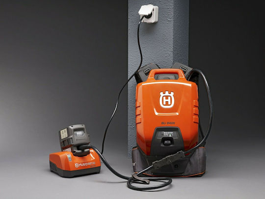 Husqvarna Ladegerät für Werkzeugbatterien 12V Lithium QC330