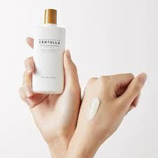 Skin1004 Madagascar Centella Air-fit Plus Cremă Minerală Cu Protecție Solară Pentru Față SPF50+ 50ml