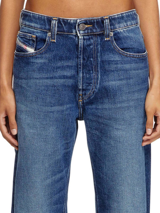 Damenjeans in Konischer Linie