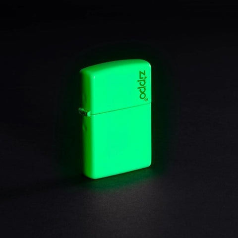 Zippo Classic Logo Ветроустойчив Запалка Пламък Glow In The Dark
