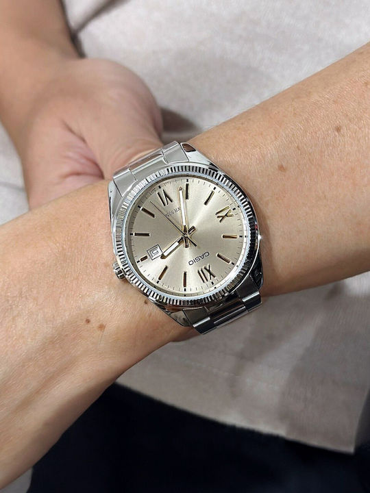 Casio Ανδρικό Ρολόι 39mm Μπαταρίας με Ασημί Μεταλλικό Μπρασελέ