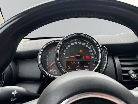 Mini Cooper One D '18
