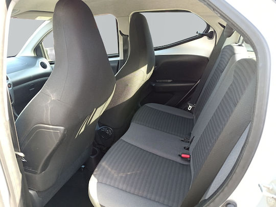 Toyota Aygo X-Play Connect '19