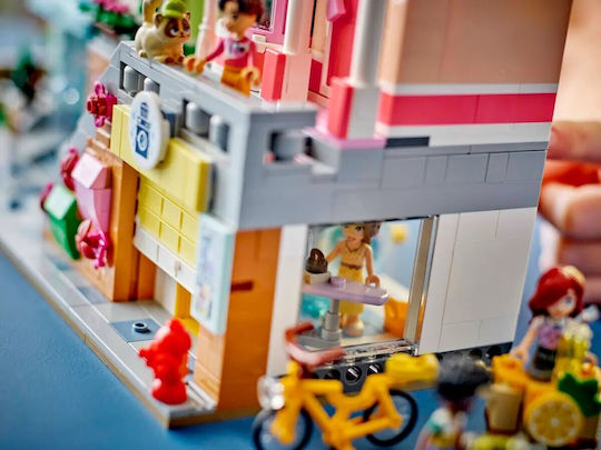 LEGO Friends Apartamente și Magazine Heartlake City pentru 12+ Ani 2040 Bucăți