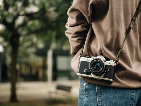 Olympus OM-System OM-3 Mirrorless Φωτογραφική Μηχανή Kit (ED 12-45mm f/4 PRO) Ασημί