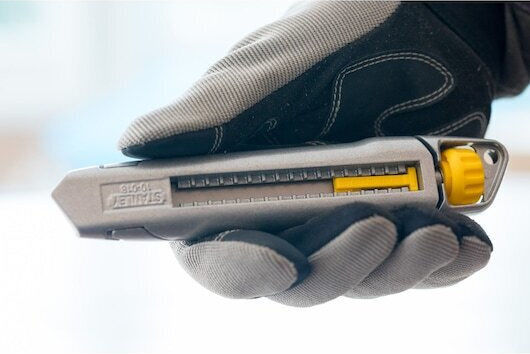Stanley 18mm Metal Wide Snap-Off Blade Utility Knife 0-10-018