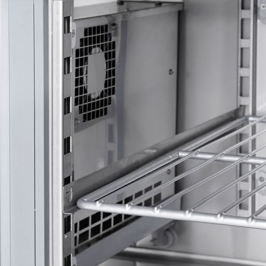 Inomak Английски превод: Stainless Steel Refrigerator Counter 571лт with 4 Glass Doors and Cooling Machine +3/+10°C L224xW70xH87.5см Prunus