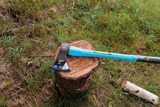 Blaupunkt AX1250 Axe 80cm Long and Weighing 1.25kg with Non-Slip Fiberglass Handle