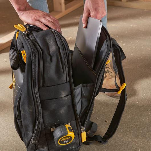 Stanley Quick Access Τσάντα Πλάτης Αδιάβροχη Μαύρη 28.6lt
