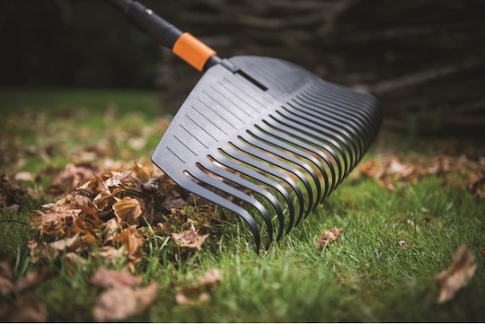 Fiskars L Quickfit Τσουγκράνα Χώματος