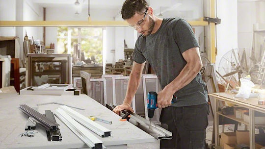Bosch GSR Σετ Κατσαβίδι & Φακός 12V με 2 Μπαταρίες 2Ah και Θήκη