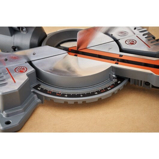 Black & Decker Miter Saw Electric with Power 1500W & Cutting Disc Diameter 216mm