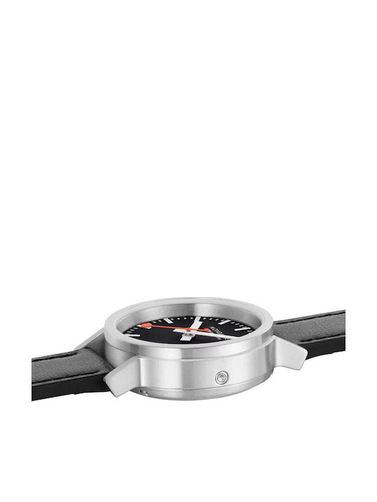Mondaine Γυναικείο Ρολόι 34mm Μπαταρίας με Μαύρο Δερμάτινο Λουράκι