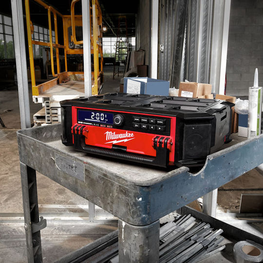Milwaukee M18 Packout Prcdab+0 Cu baterie DAB+ cu Bluetooth Roșu
