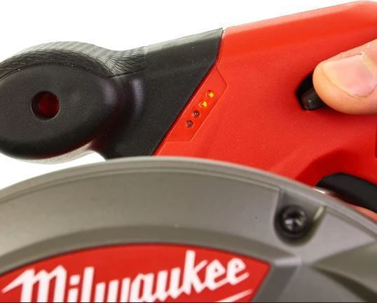 Milwaukee M12 CCS44-602X 12V 2x6Ah mit Absaugsystem