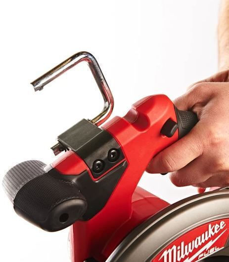Milwaukee M18 CCS55-502X Циркулярна пила 2x5Ах със Система за Изсмукване