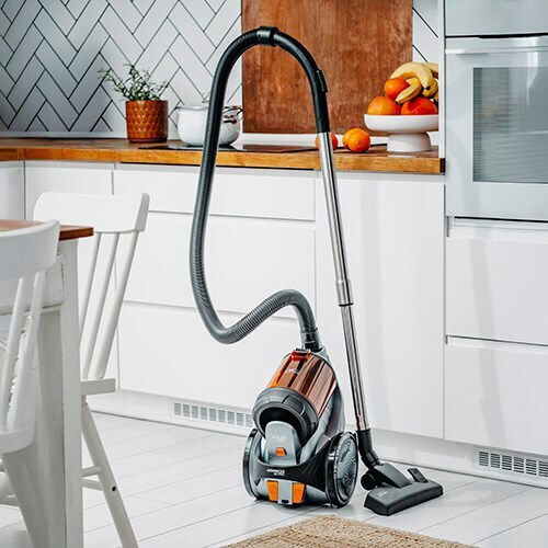 Adler AD 7065 Прахосмукачка 700W С контейнер 1.6лт Черна