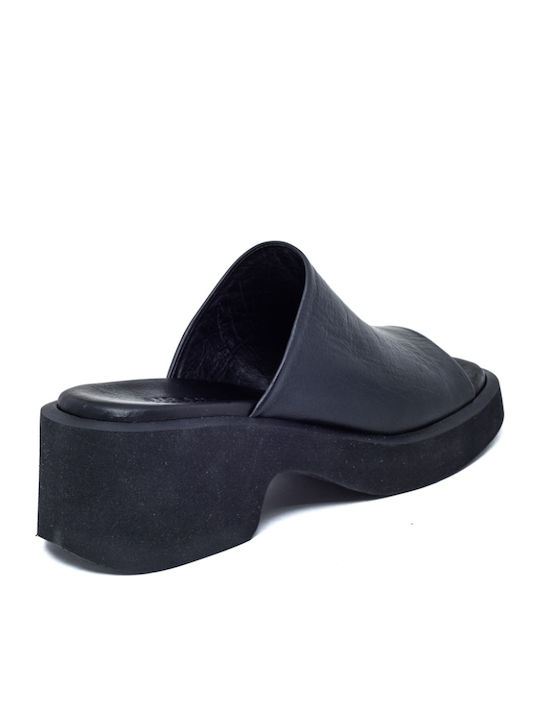 Leder Mules mit Absatz in Schwarz Farbe