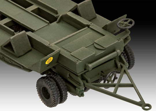 Revell Modeling Figure Tank in Scale 1:72 1.9cm.