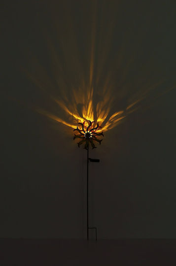 Globo Lighting Spiked Solar Light Flower with Warm White Light 3000K IP44 22cmx12cmx92cmcm
