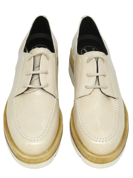 Damen Oxfords aus Lackleder in Beige Farbe