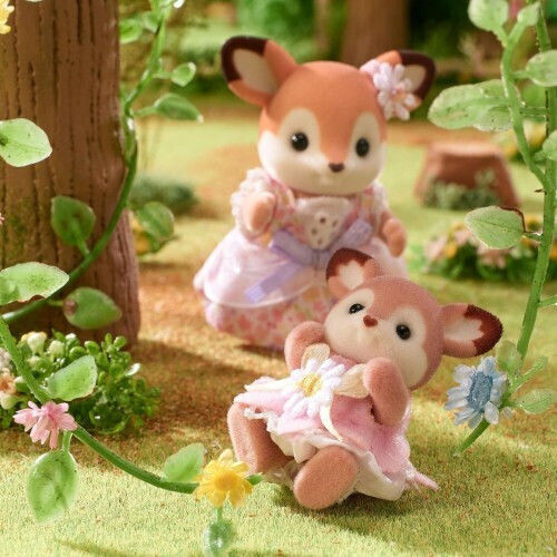 Epoch Toys Babies Floral Swing Sylvanian Families for Ages 3 Plus