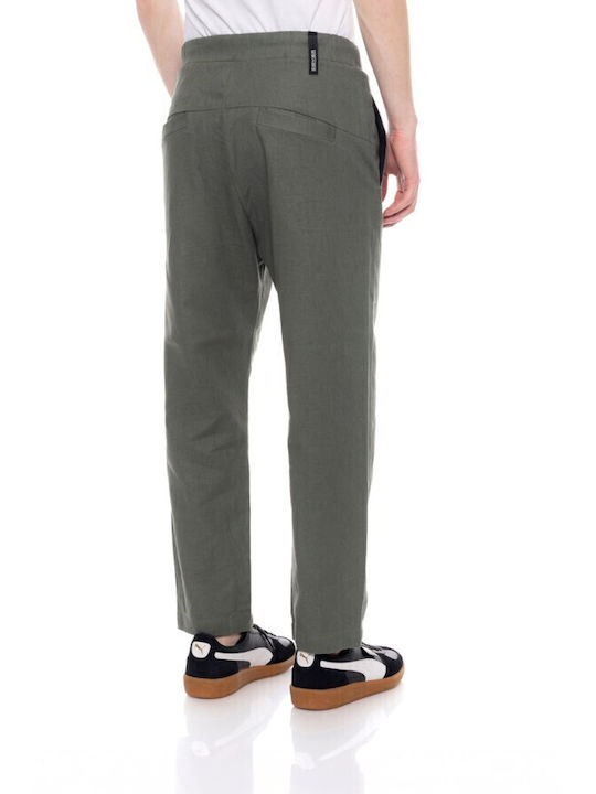 Trousers in Relaxed Fit Khaki
