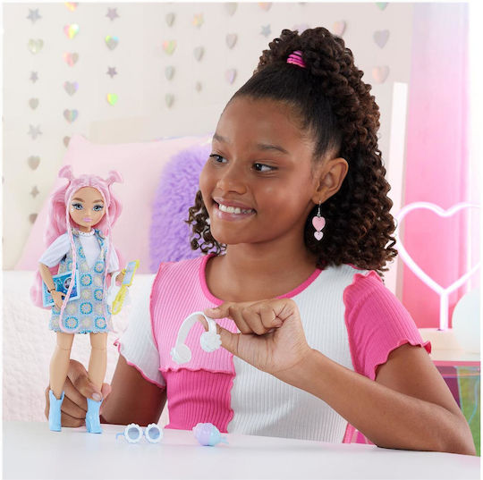 Barbie Dream Besties Daisy Jean Fashion Doll for 3+ years+ Years