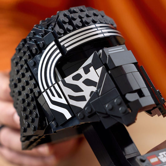LEGO Star Wars Каска на Kylo Ren за 18+ Години 529 Бройки