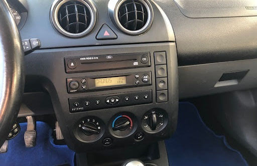 CARAV Industries Inc. Πρόσοψη 2 Din Συμβατή με Οθόνη 9" για Ford Fiesta / Fusion