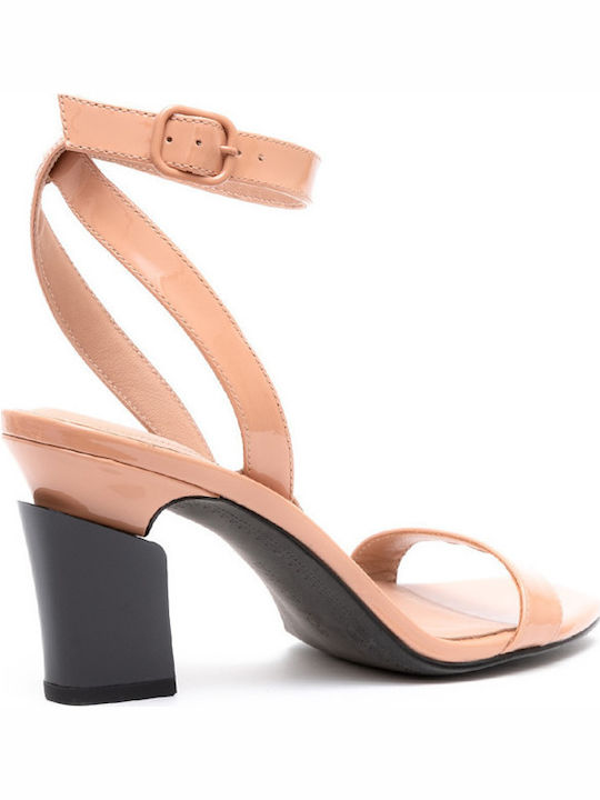 Sandalen aus Lackleder Rosa
