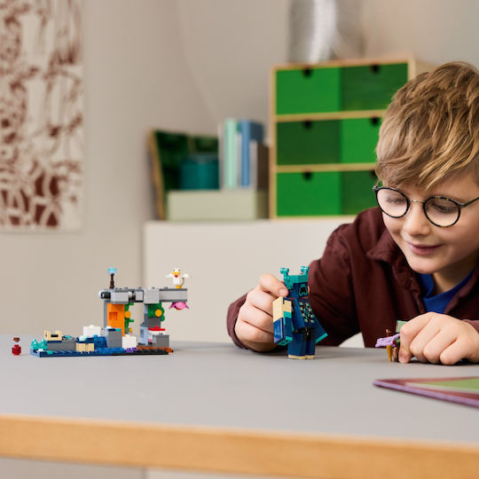 LEGO Minecraft The Warden Encounter for Ages 7+ 238 Pieces