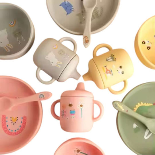 Queen Mother Kleinkinderbecher aus Silikon Beige