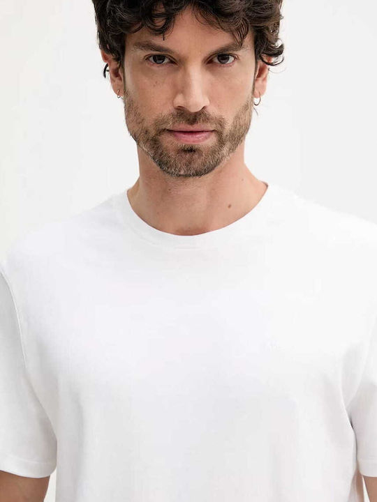 T-shirt White