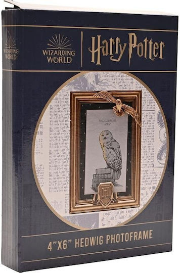 Hölzernes Fotorahmen mit Goldenem Rahmen