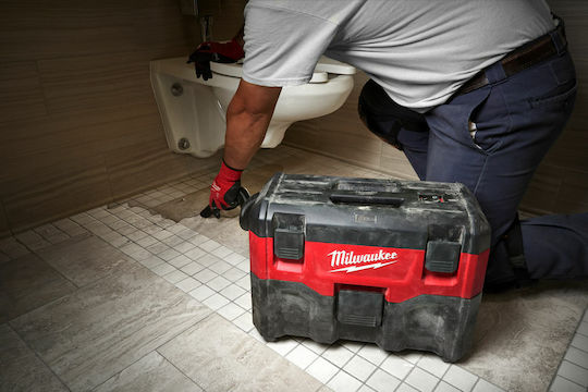 Milwaukee M18 VC2-0 Rechargeable Vacuum Wet / Dry Without Charger and Battery with Plastic Bin 7.5lt