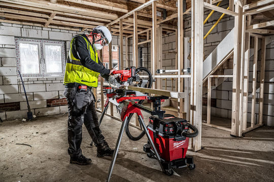 Milwaukee M18 Fuel F2VC23L-0 Акумулаторна Прахосмукачка За Течности / Твърди Без Зарядно и Батерия с Пластмаса Контейнер 23лт