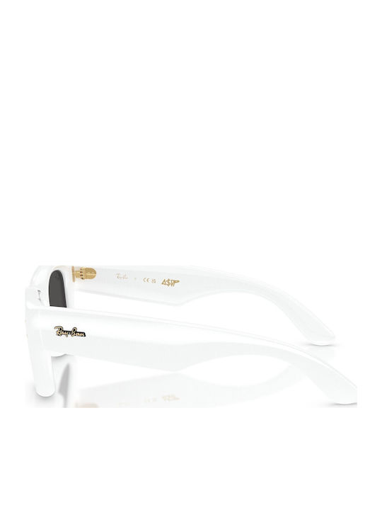Ray Ban Wayfarer Unisex Sunglasses With White Horn-Rimmed Frame And Black Lens RB4940 671/87
