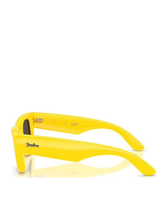 Ray Ban Wayfarer Unisex Sunglasses with Yellow Horn-Rimmed Frame and Black Lens Rb4940 6830/87