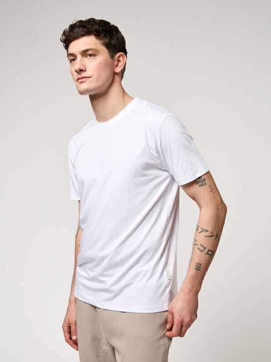 T-shirt White