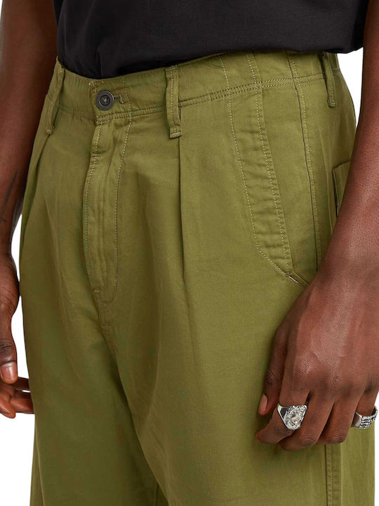 Pleated Hose Chino in Entspannter Passform Green