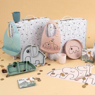 Done by Deer Set de hrănire Gift Box Deer Friends din Silicon cu Bază Antiderapantă Roz 5buc