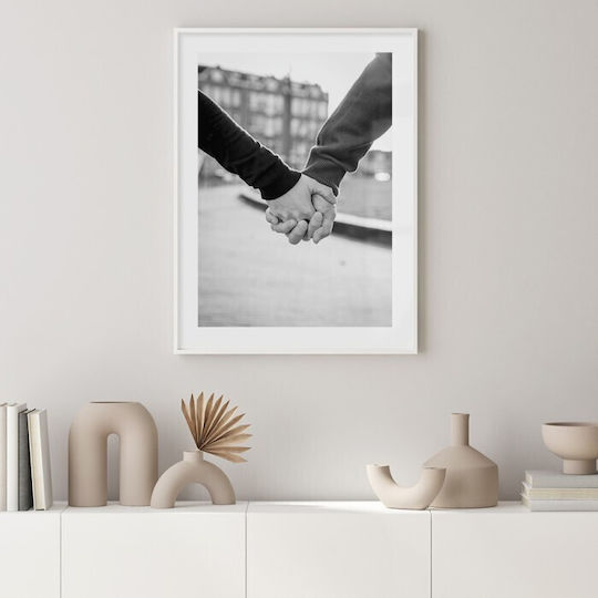 Αφίσες Poster Ερωτευμένο Ζευγάρι Κρατιούνται Χέρι Πόστερ Μαύρη Κορνίζα Ξύλου Πεύκου 40x50cm