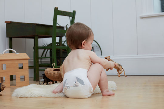 Kit & Kin Scutece cu bandă adezivă Eco-Friendly Hypoallergenic Nr. 3 pentru 6-10kg 32buc